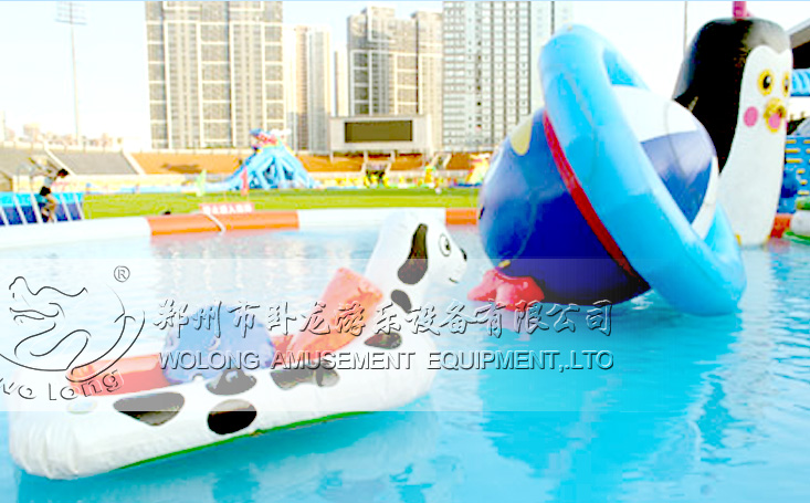 黑點(diǎn)狗趣味水上漂浮物兒童嬉水休閑運(yùn)動水上游樂設(shè)施
