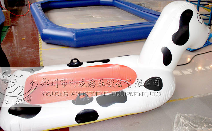 黑點(diǎn)狗趣味水上漂浮物兒童嬉水休閑運(yùn)動水上游樂設(shè)施
